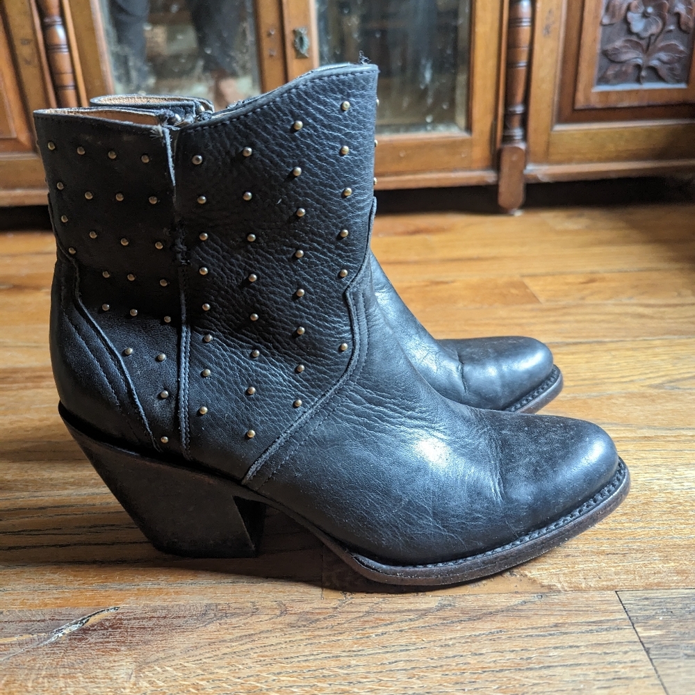 LUCCHESE Studded "Harley" black leather Cowboy Boots ankle booties 6.5